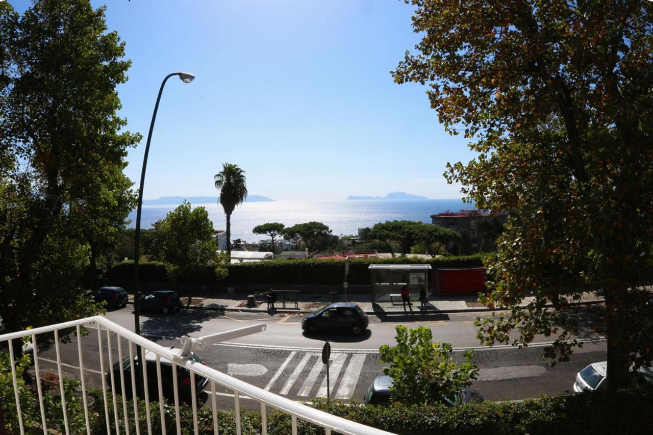 Affittacamere Erica With Sea View Gasthof Neapel